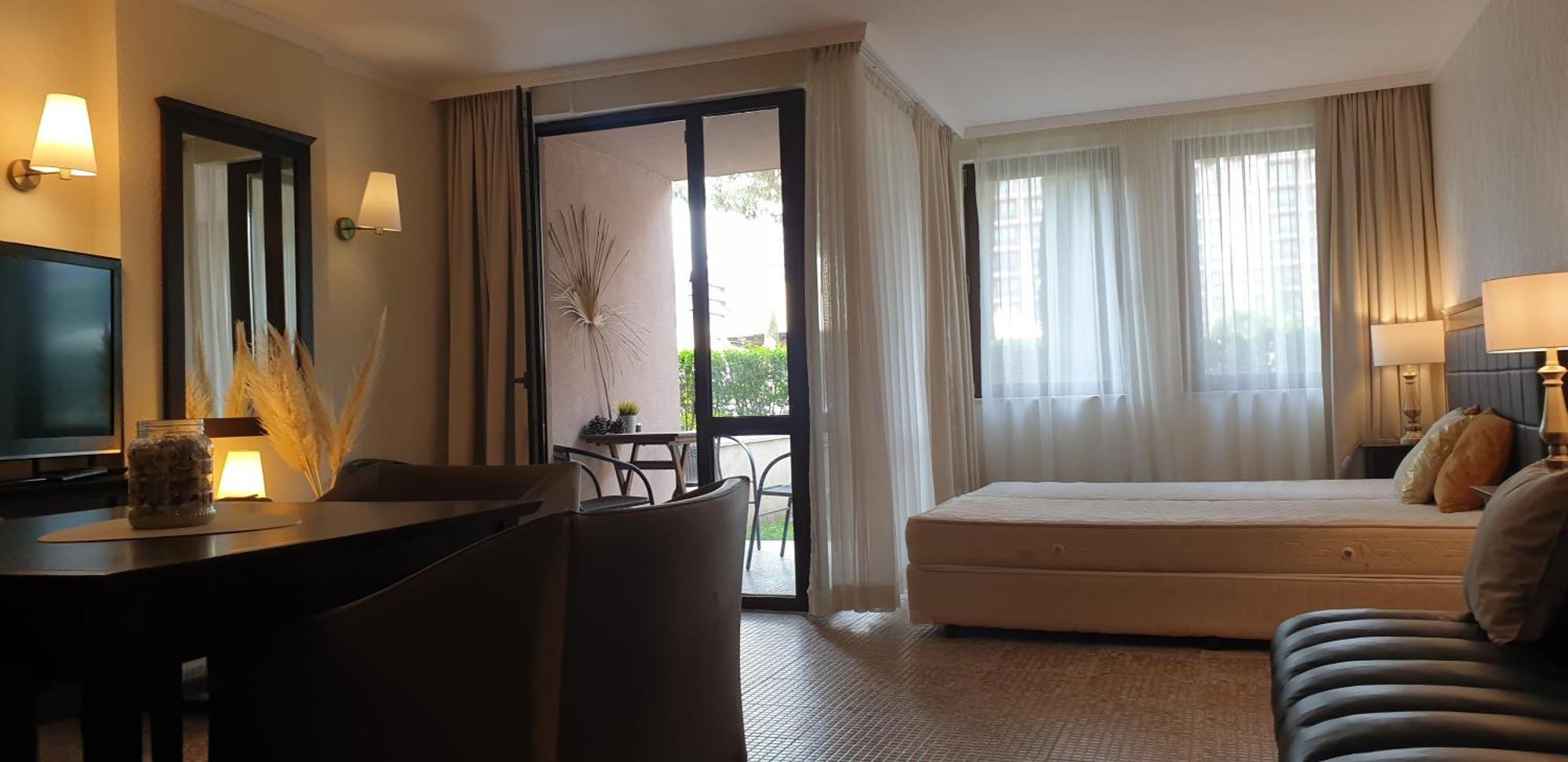 Royal Beach Private Apartments サニービーチ エクステリア 写真